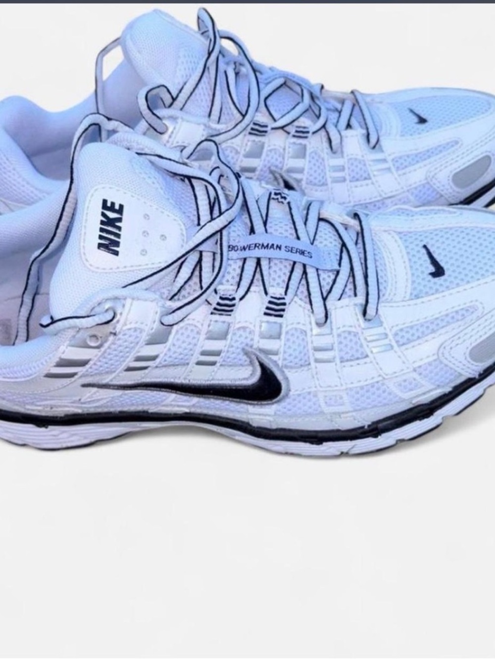 Nike men White and Black Training Sneakers